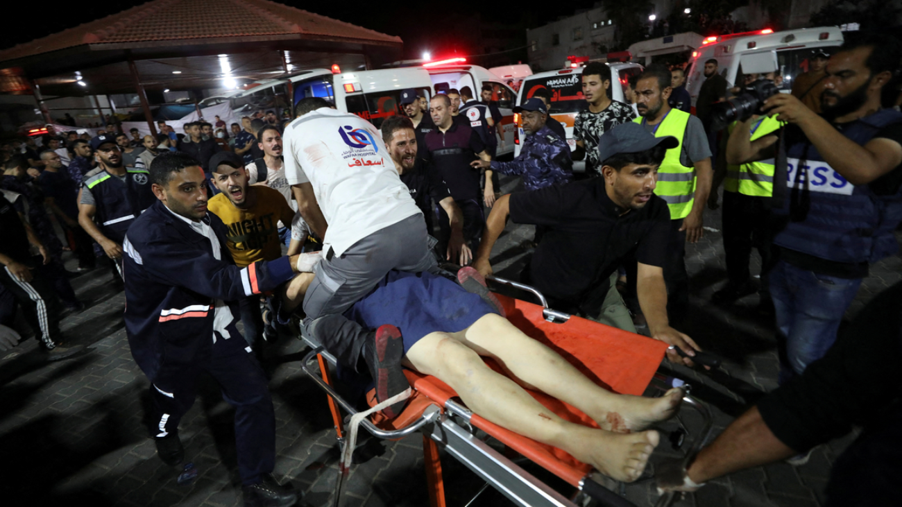 Ataque aéreo em Gaza mata 500 pessoas em hospital e escola. Foto Reuters