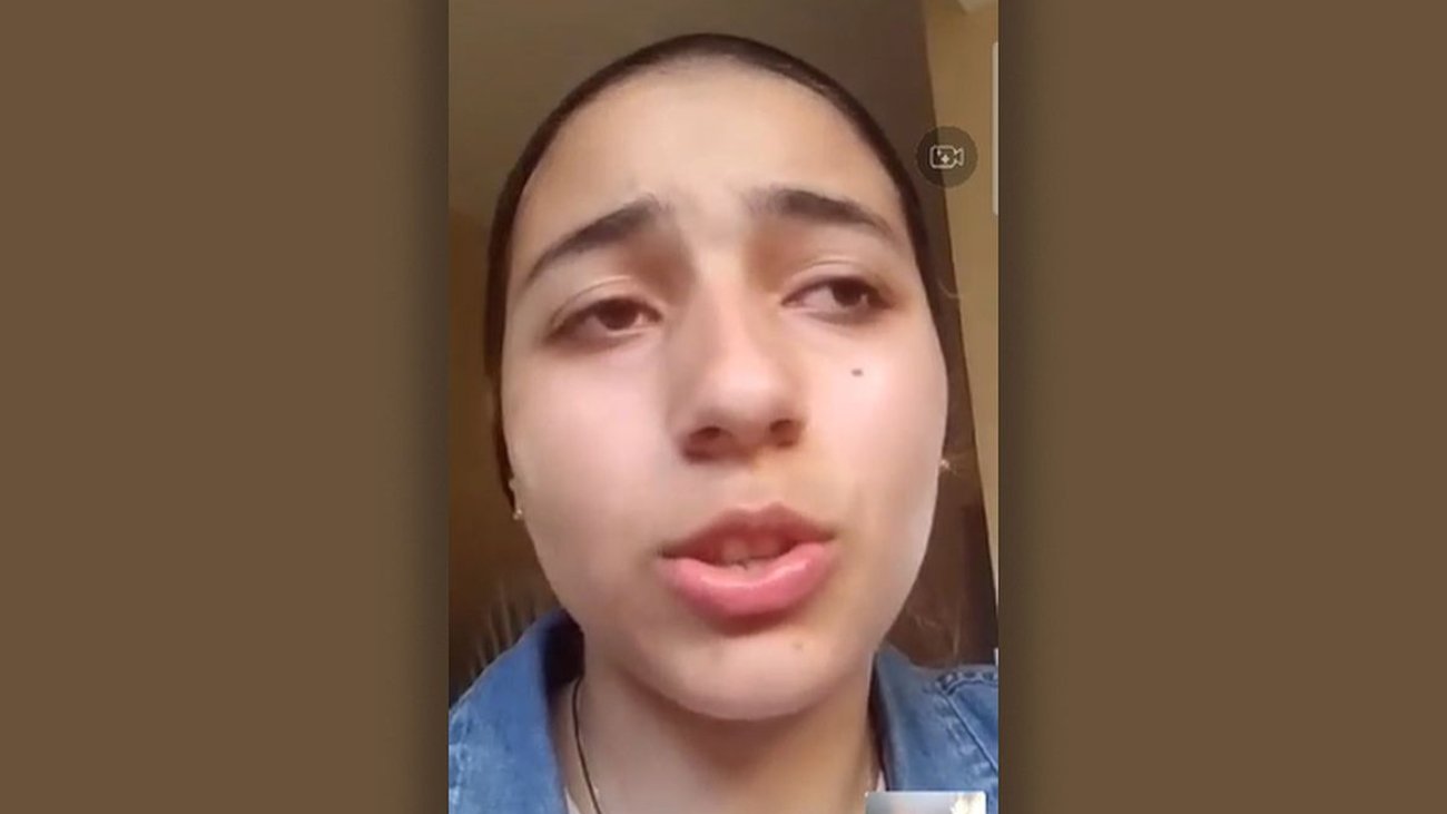 Em Gaza a brasileira Shaed Albanna, de 18 anos, foi informada que terá que deixar a escola. De acordo com ela, há cerca de 30 pessoas nessa escola. Foto: Frame/ Video Conferência